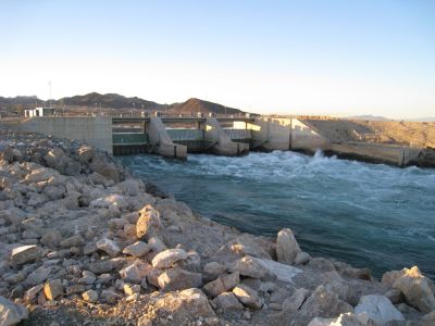 The Palo Verde Irrigation District's diversion dam on the Colorado River. L.A.'s Metropolitan Water District recently bought 20 square miles of district land to secure new water rights. 