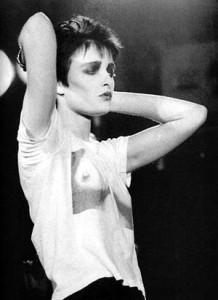 I love it on Siouxsie Sioux, too