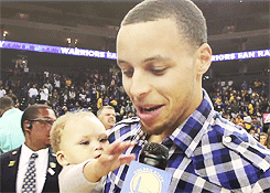 riley curry baby mic gif