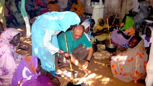 Engineer Ashok Gadgil visited Darfur in 2005 to consult with Darfuri women about their cooking methods.<br /> Courtesy Lawrence Berkeley National Laboratory.