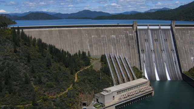 http://ww2.kqed.org/science/wp-content/uploads/sites/35/2013/08/shasta-featured-640x360.jpg