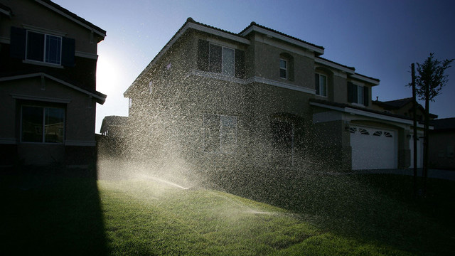 Poll: Californians favor mandatory water restrictions by a 3-to-1 margin. (David McNew/Getty Images)