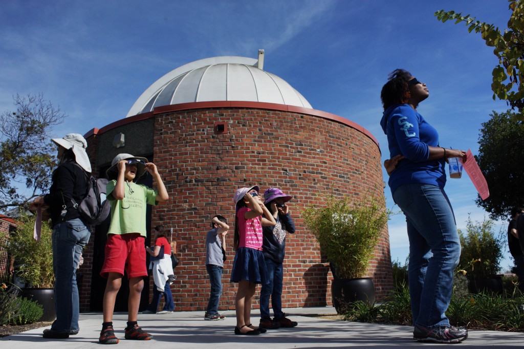 Watching Thursday's solar eclipse from Foothill College in Los Altos. (James Tensuan/KQED)