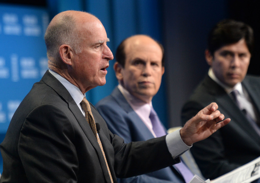 Governor Brown discussing his new greenhouse gas targets in Los Angeles.  (Credit: Milken Inst.)