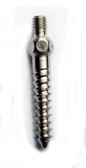 This counterfeit screw is based on U&I Corp.’s product, a firm manager said. (Adithya Sambamurthy/CIR)