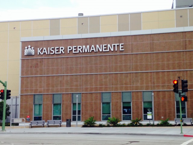 Kaiser Permanente’s medical center in Oakland. (Lisa Aliferis/KQED)