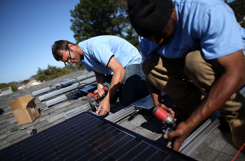 California’s Solar Industry Adds 21,000 Jobs, Now Tops 75,000 Workers KQED