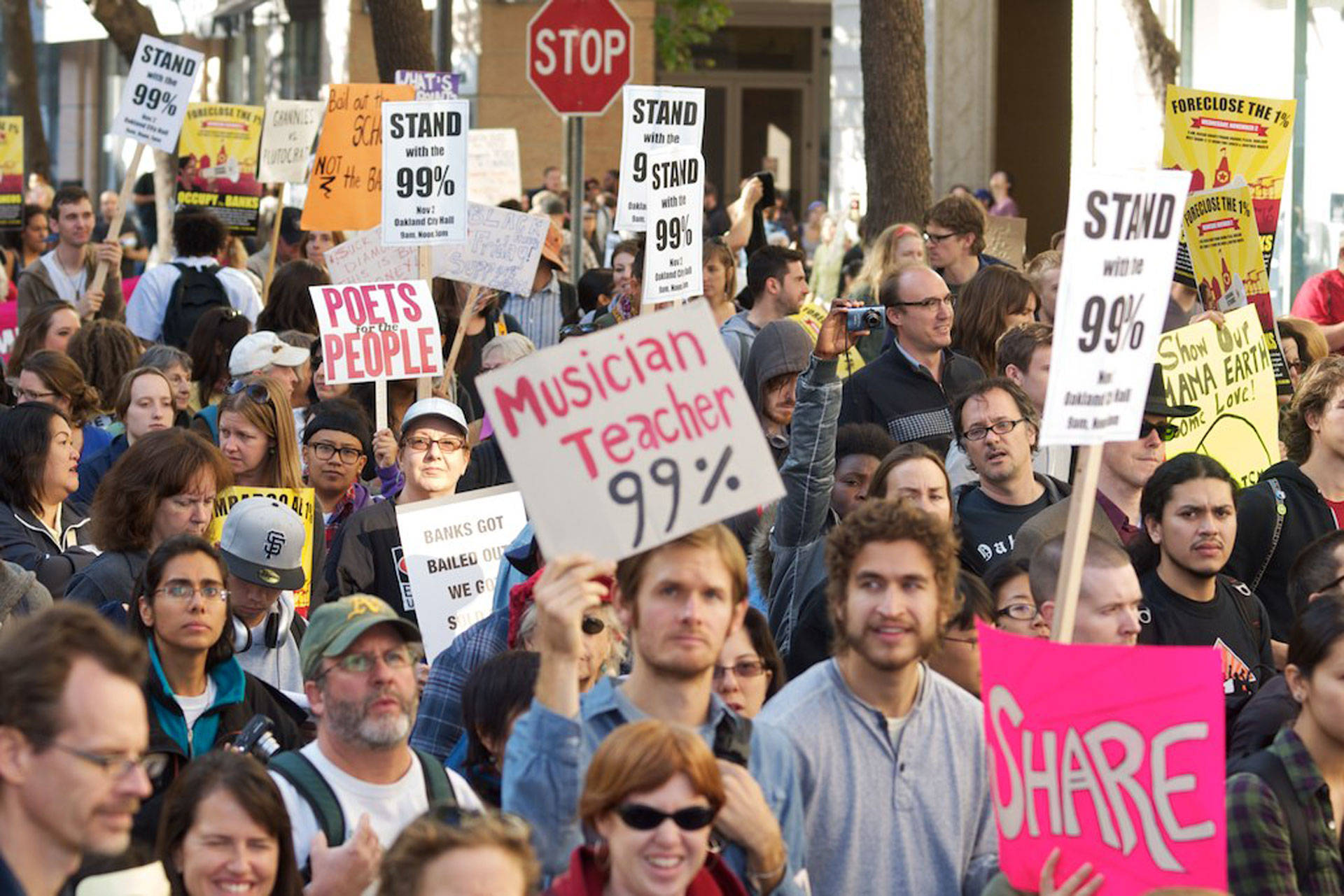 Protesters in Oakland draw attention to issues of income inequality. Brian Sims/Wikimedia Commons