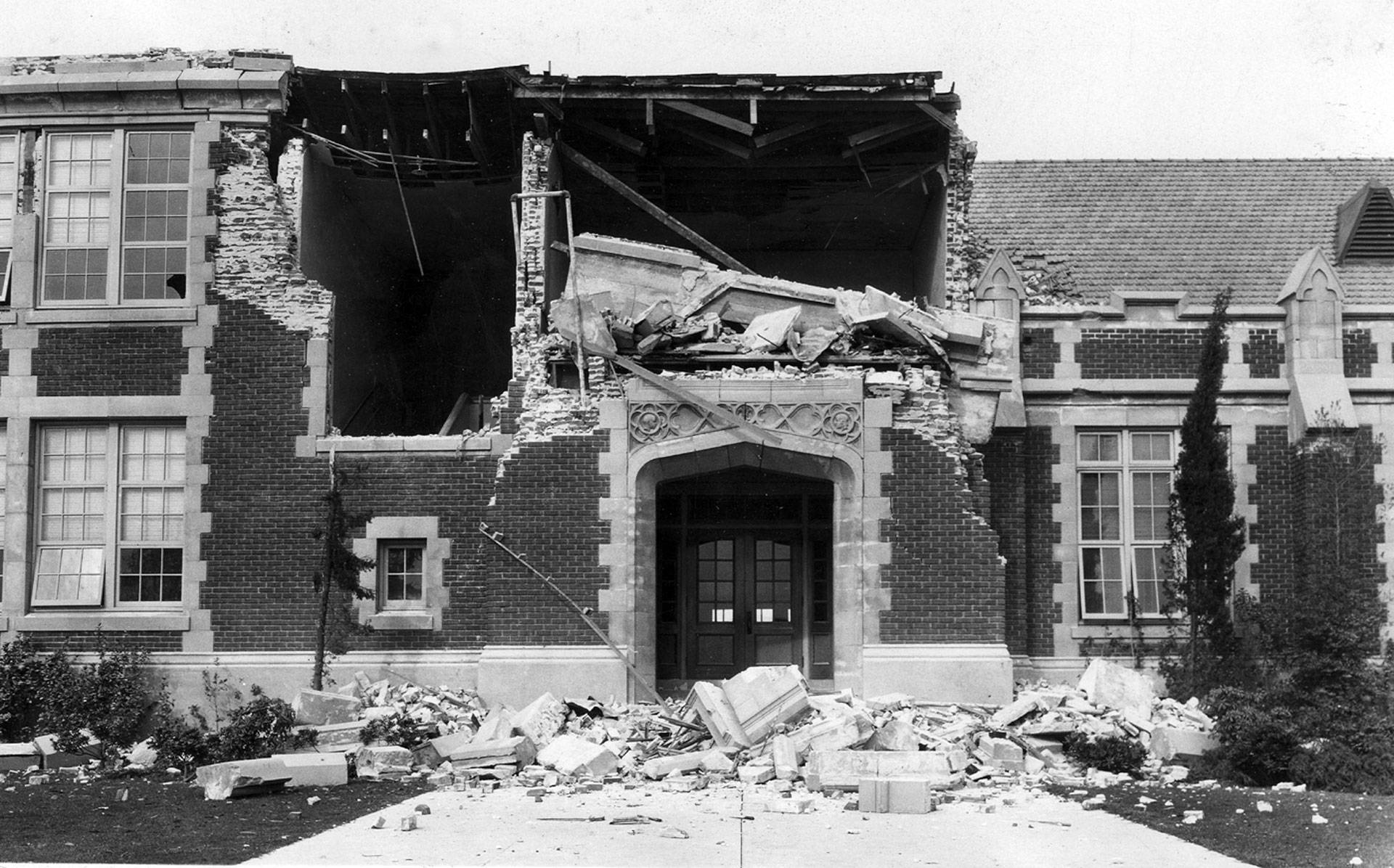 The ruins of John Muir School in Long Beach after an earthquake struck on March 10, 1933. Wikimedia Commons