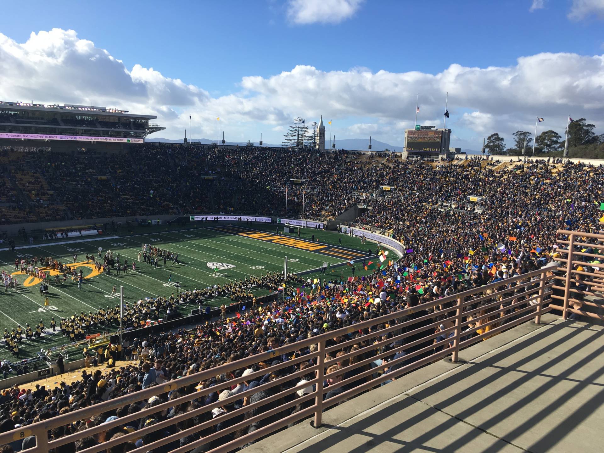 PHOTOS Big Game Draws Cal and Stanford Fans to California Memorial