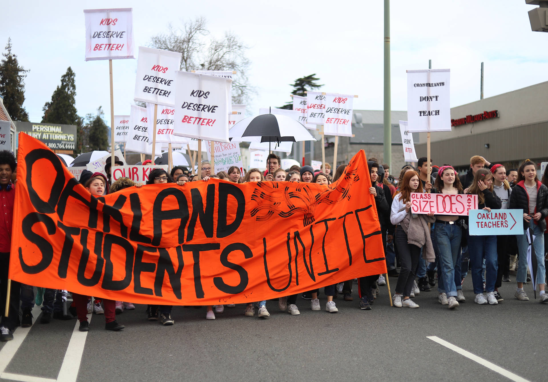 Hundreds of students from high schools across Oakland rallied in support of their teachers, marching from Oakland Tech to the Oakland Unified School District's downtown  headquarters on Feb. 8, 2019. Lindsey Moore/KQED