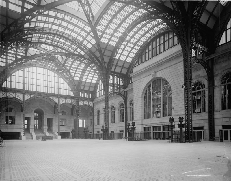 The passenger concourse at the original Pennsylvania Station in New York City, built in 1910. The floor is covered in vault lighting.