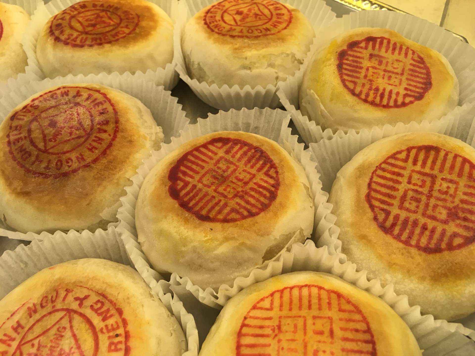 Bánh pía resemble the Cantonese mooncake, but these feature flaky pastry and the fillings are different, too. The ones in this case at Dzui’s Cakes and Desserts in San Jose features fillings like mung bean paste, durian and pork.