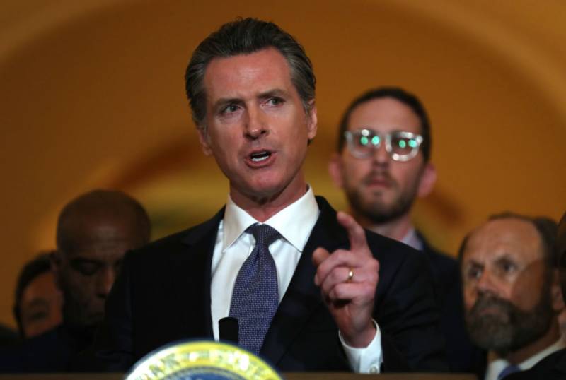 Gov. Gavin Newsom has the broad authority to spend billions of dollars in emergency coronavirus spending as lawmakers’ recess is further delayed to May 3.