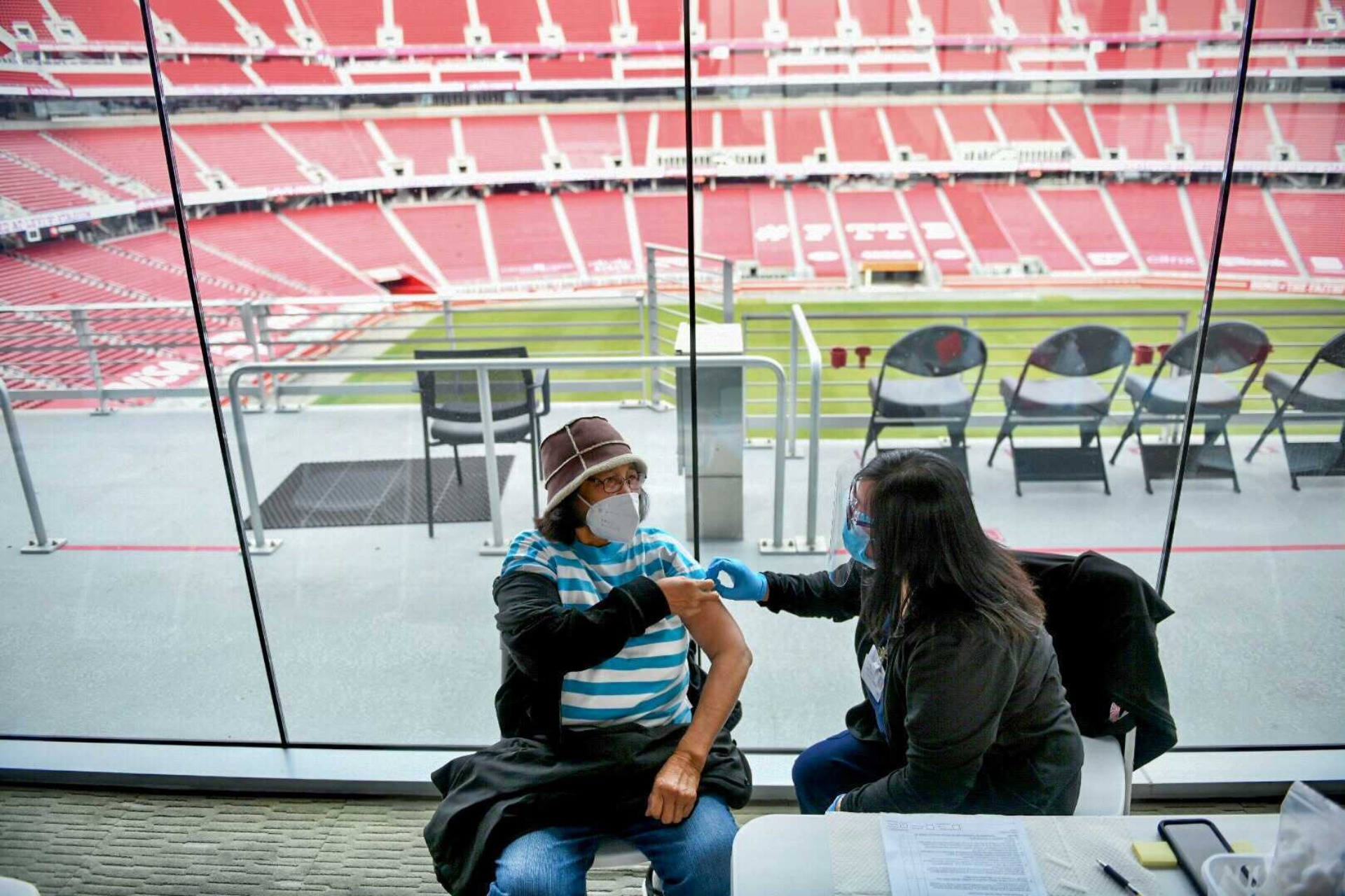 California's Largest COVID-19 Vaccination Site Opens for Business at 49ers' Levi's  Stadium in Santa Clara | KQED