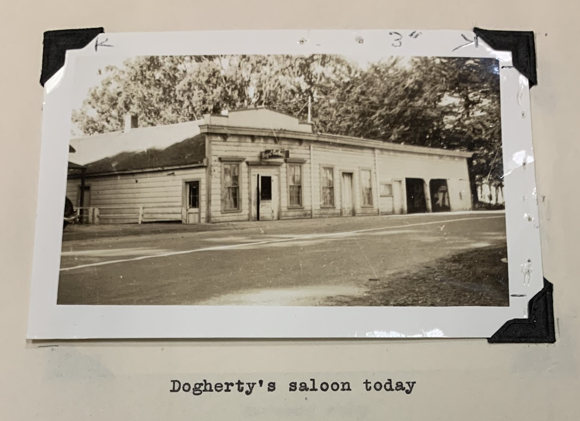 A 1930s era photograph of a saloon.