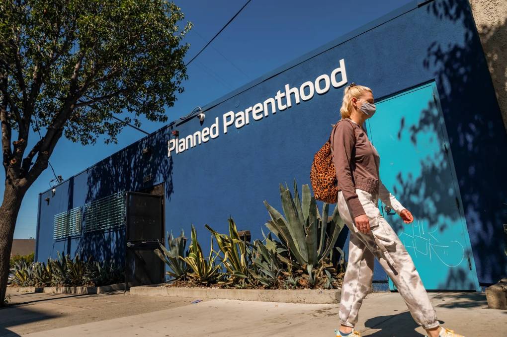 the outside of a building that says 'Planned Parenthood'