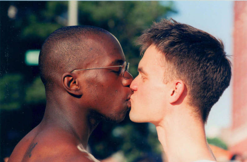 kissing 2 black guys