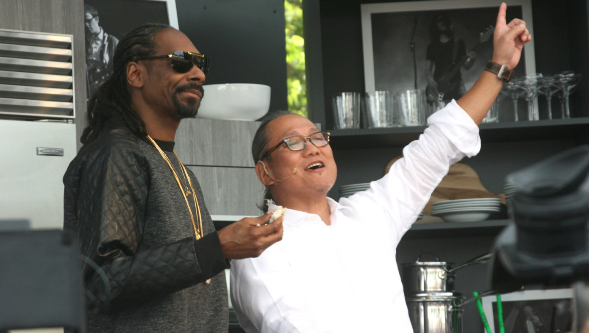 Snoop Dogg makes sushi with Masaharu Morimoto at BottleRock Napa Valley, May 31, 2015. (Photo: Gabe Meline)