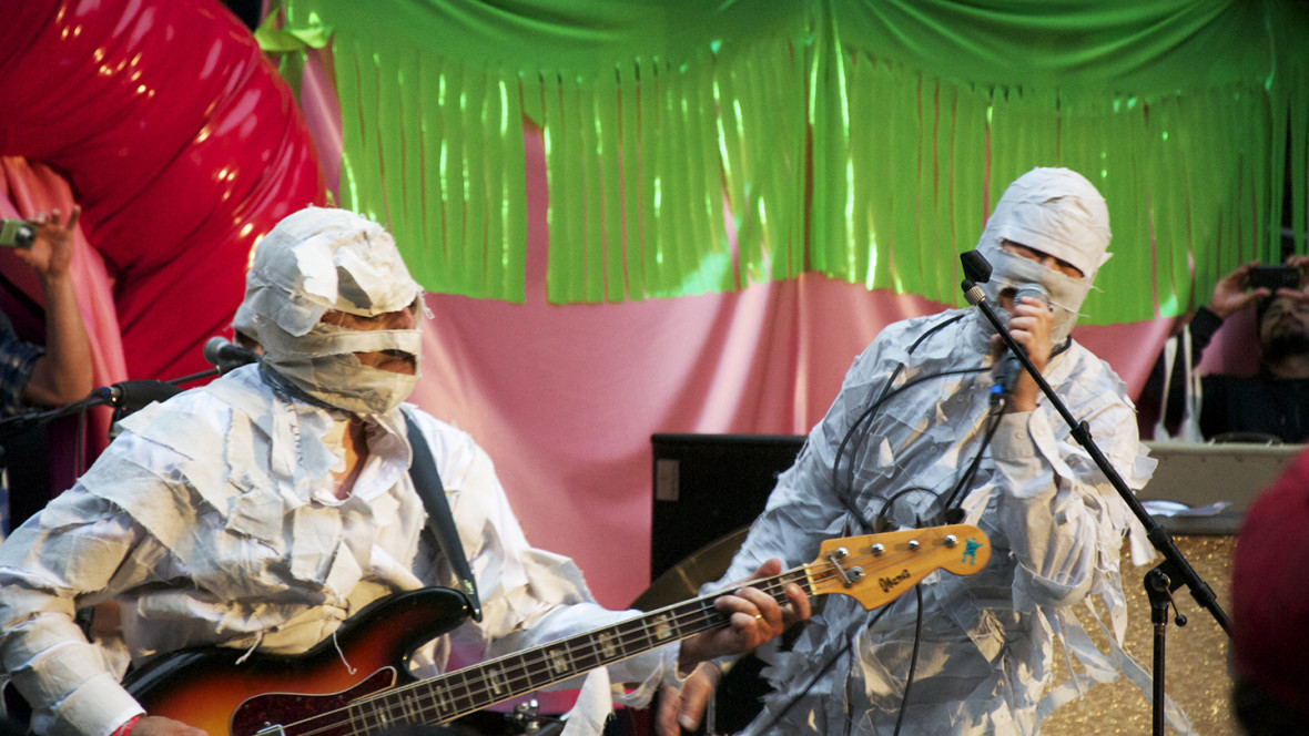 Garage punk band The Mummies headlined the July 4 lineup at Burger Boogaloo.  (Photo: Rebecca Bowe/KQED)