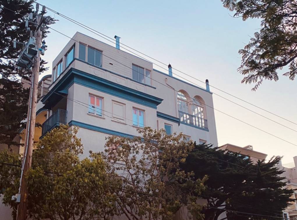 The house at 1000 Lombard Street, June 2020.