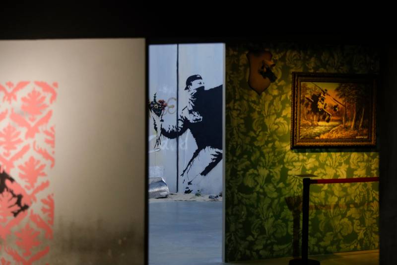 Like the 2019 Paris exhibit shown above ('The World of Banksy'), 'The Art of Banksy' has not been authorized by the artist.