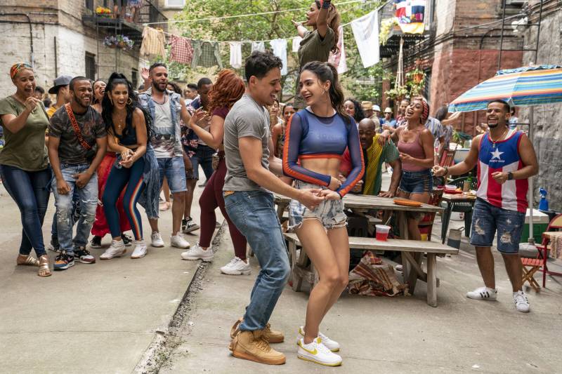 Anthony Ramos and Melissa Barrera play Usnavi and Vanessa in the film 'In the Heights.'
