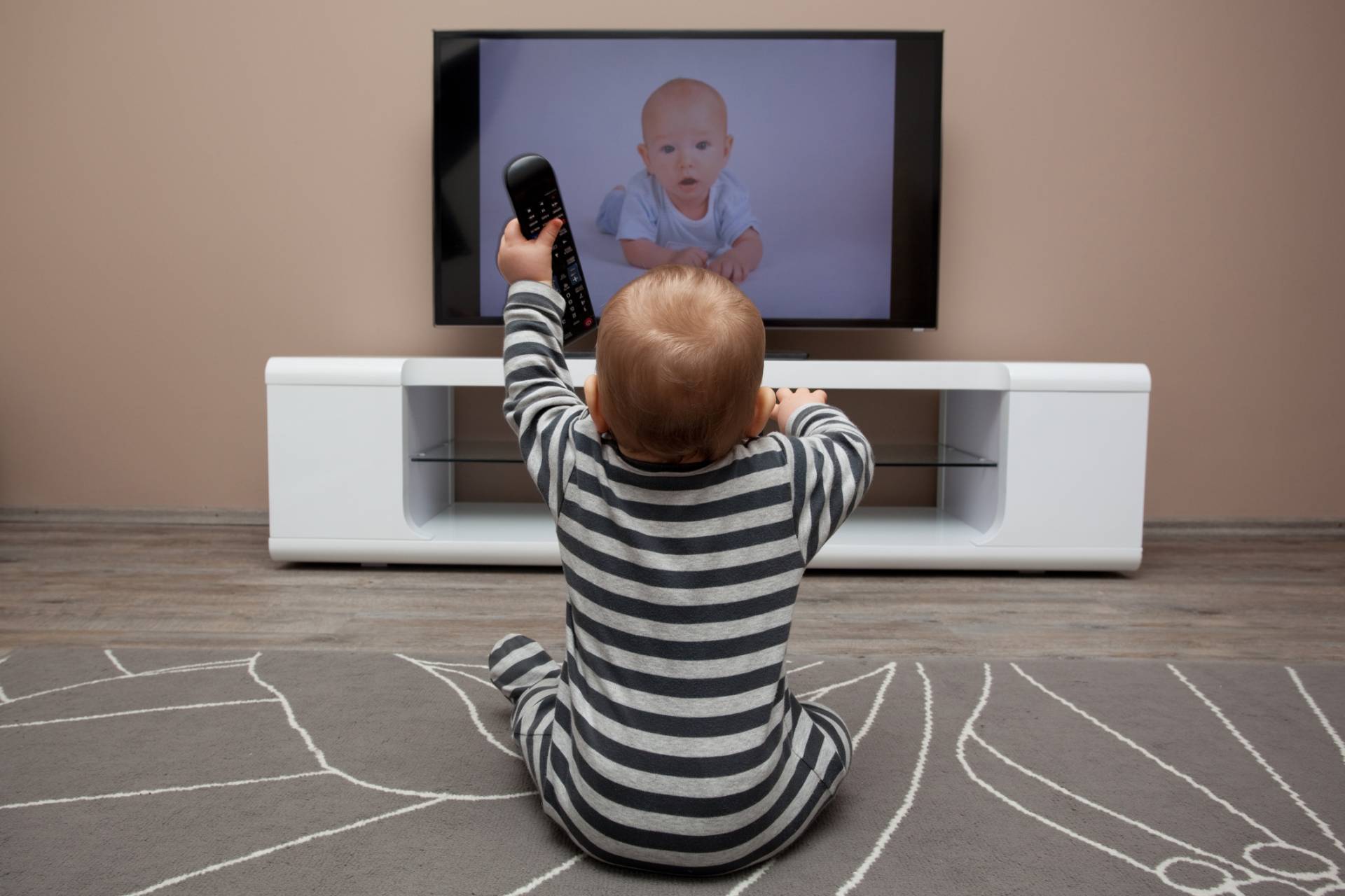 Can babies learn from Ms. Rachel and other baby TV shows?