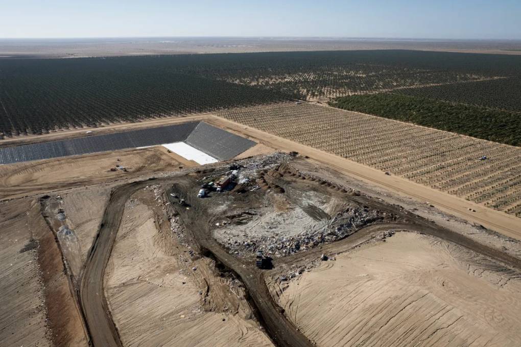 An aerial view of a landfill in Arizona.