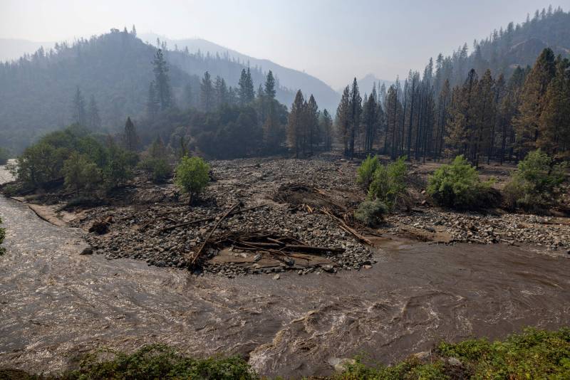 Image shows the conditions of the Klamath River post McKinney fire, which promoted a large fish kill