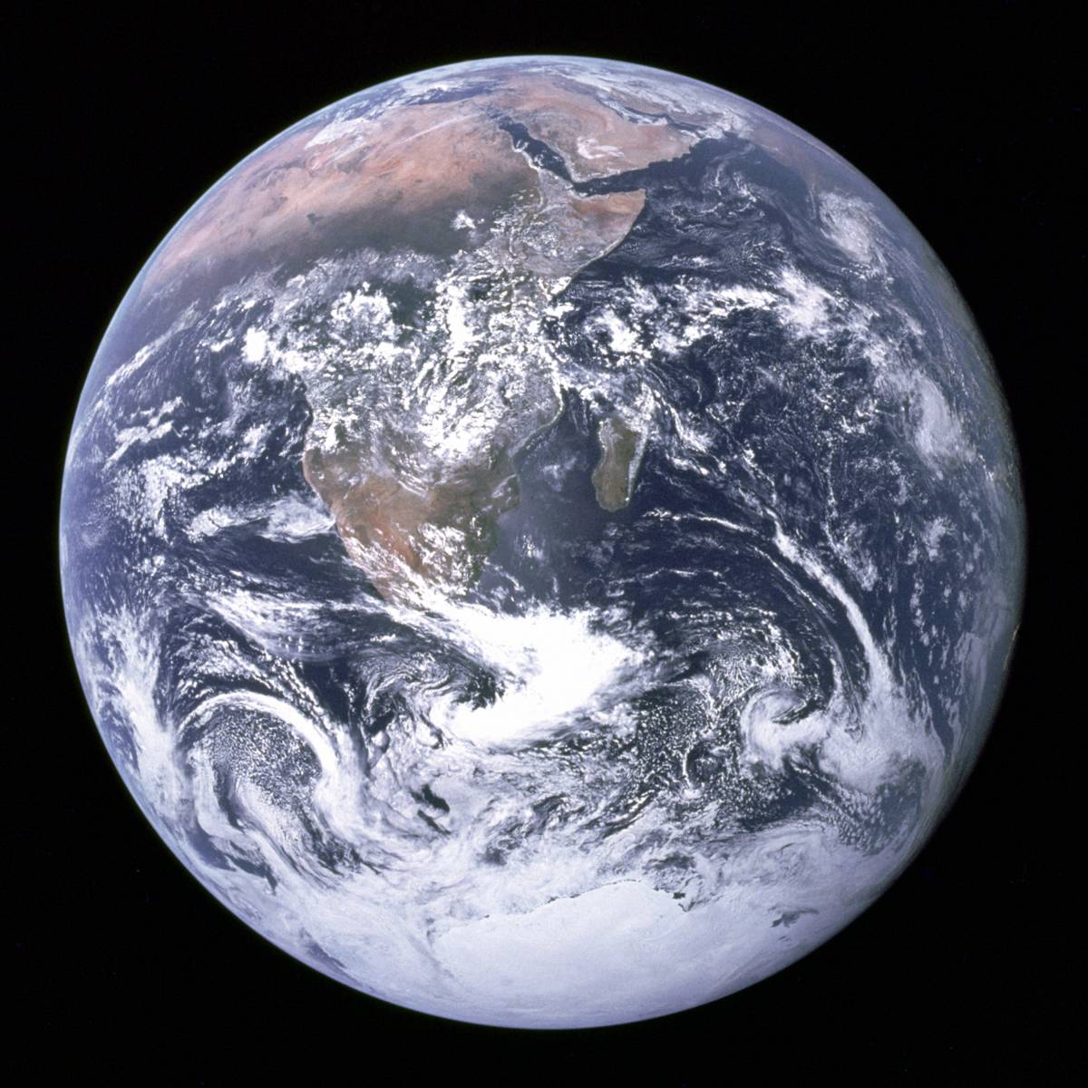 Apollo Earth photo