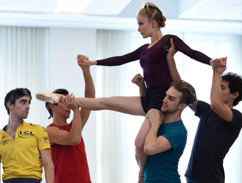 Myles Thatcher (2nd from right) rehearsing Joseph Walsh, Steven Morse, Sasha De Sola and Carlo DiLanno in his 2017 world premiere, as yet untitled.