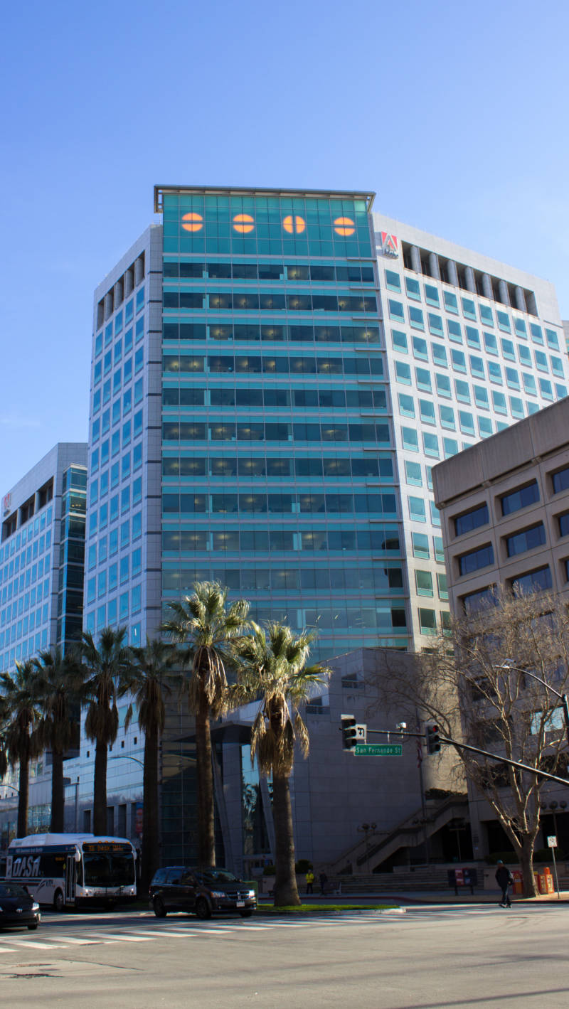 The San Jose Semaphore seen from street level.