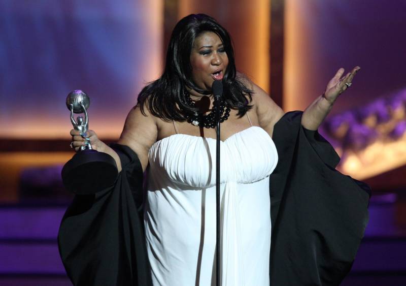 Aretha Franklin accepts the Vanguard Award onstage during the 39th NAACP Image Awards on February 14, 2008 in Los Angeles, California.
