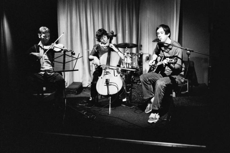 Vetiver performs at the Hemlock Tavern in 2002. 