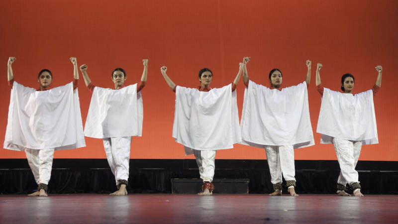 Chaitanya Gotur, Manisha Roy, Hemavathy Arumugam, Rekha Nagarajan, and Vaishali Ramachandran perform Si Se Puede — “Yes We Can,” the United Farm Workers’ motto — about the life and activism of Cesar Chavez.