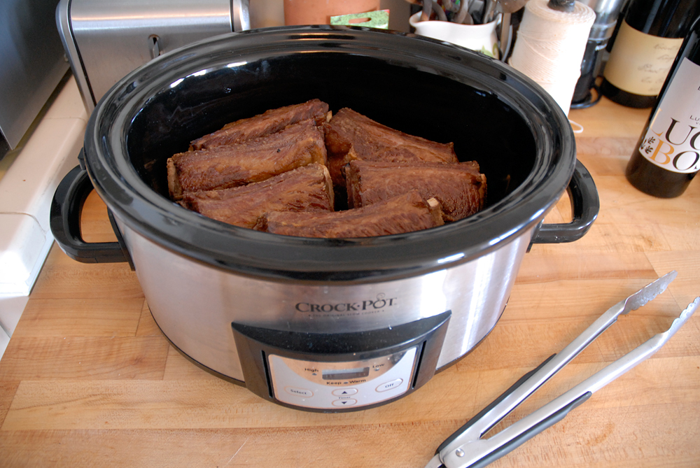 braised beef short ribs slow cooker