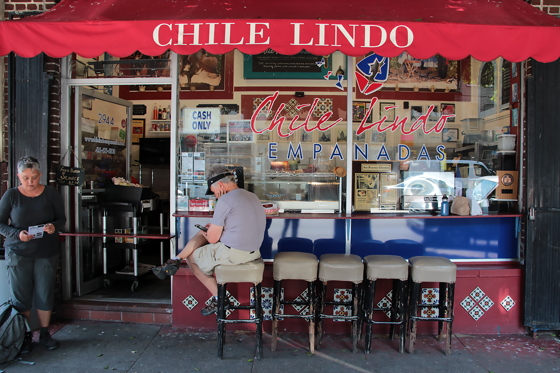 Outdoor seating at Chile Lindo.