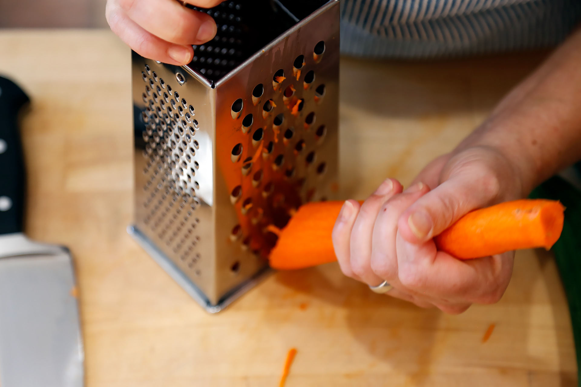 Shred the carrot on the large holes of a box shredder.