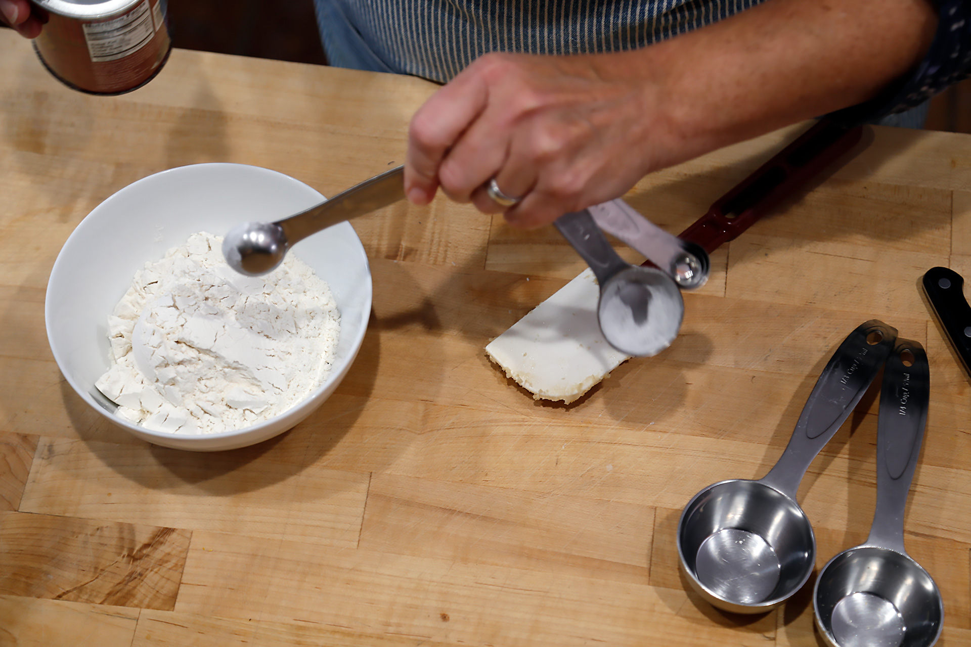 In another bowl, whisk together the flour and baking soda.
