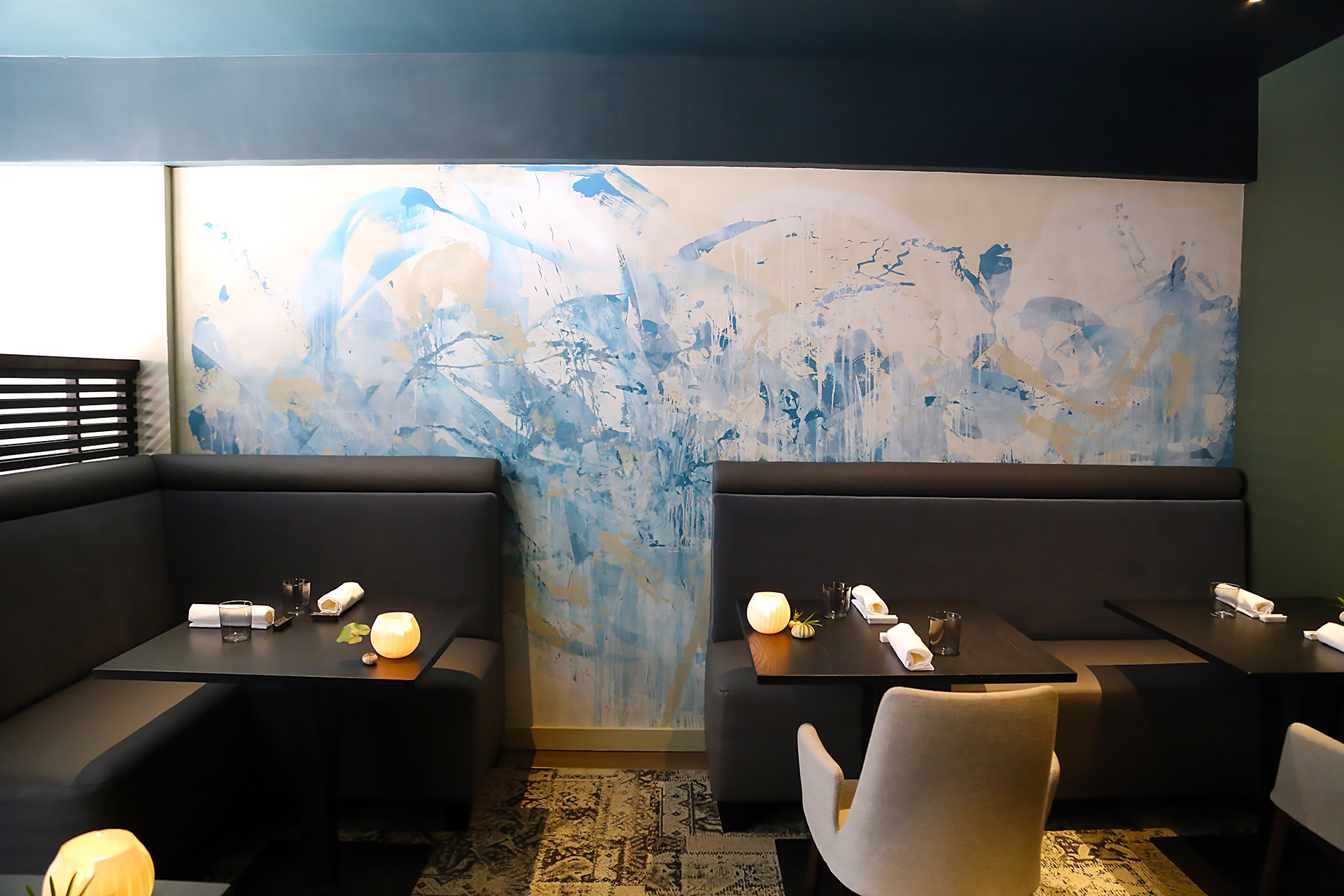 Upstairs dining area at Avery with Venetian plaster wall treatments by San Francisco-based artist Victor Reyes
