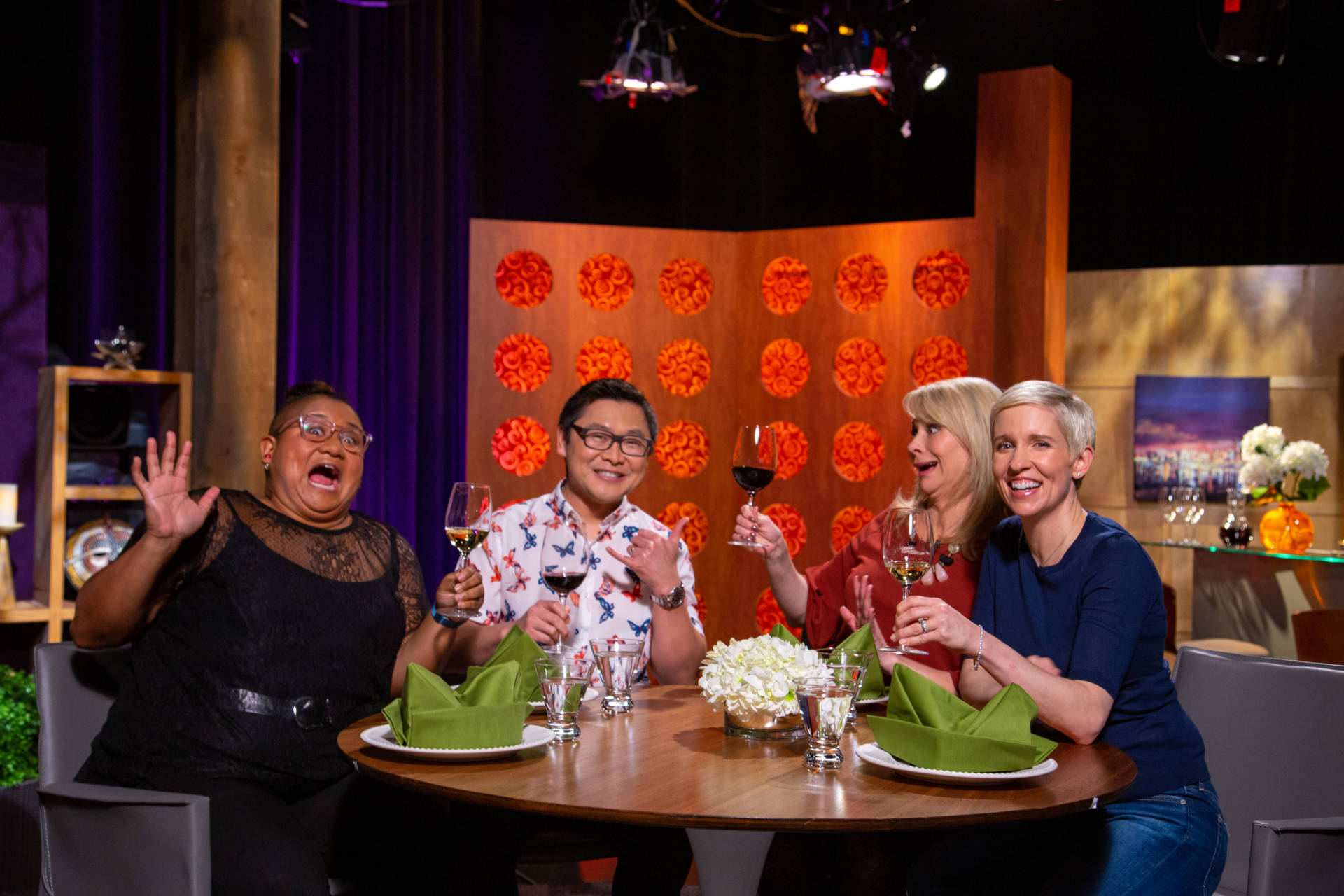 Host Leslie Sbrocco and guests on the set of season 14 episode 3.