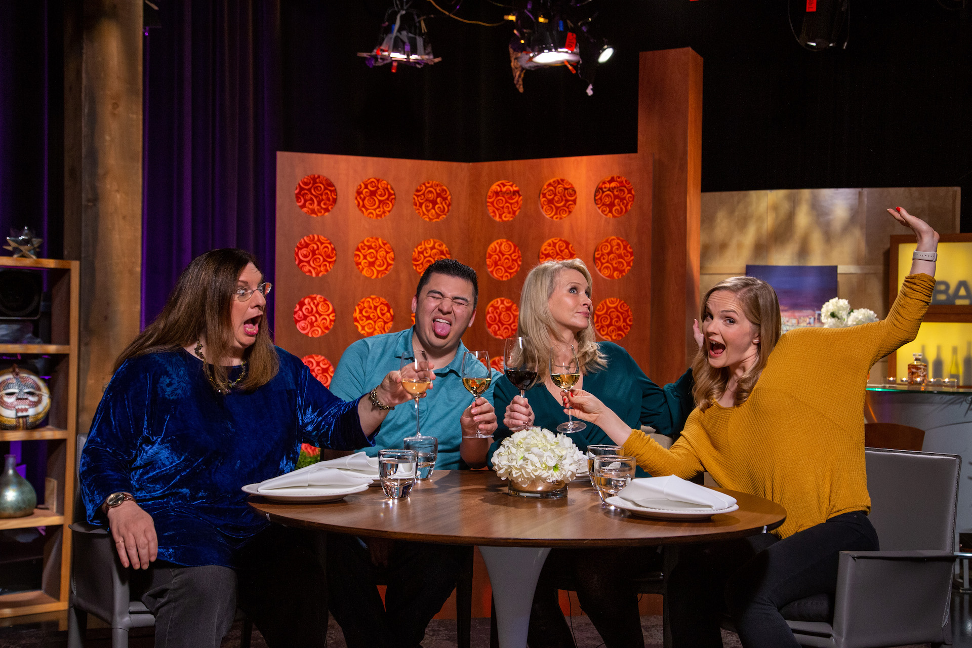 Host Leslie Sbrocco and guests on the set of season 14 episode 4.