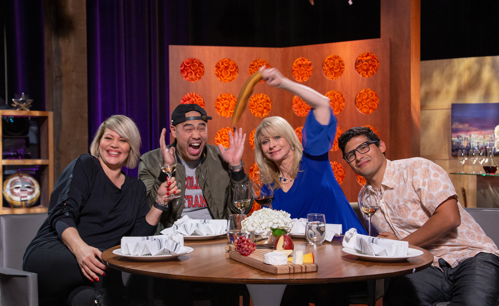 Host Leslie Sbrocco and guests on the set of season 14 episode 13.