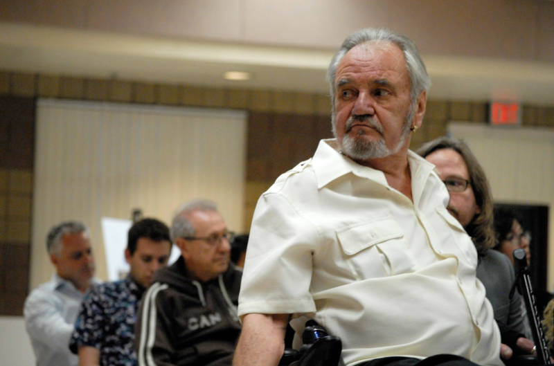 John Detwiler, who lives just downhill from the Santa Susana Field Laboratory, told a public meeting recently that he’s angry and disappointed at the state Department of Toxic Substances Control’s failure to clean up the laboratory. 
