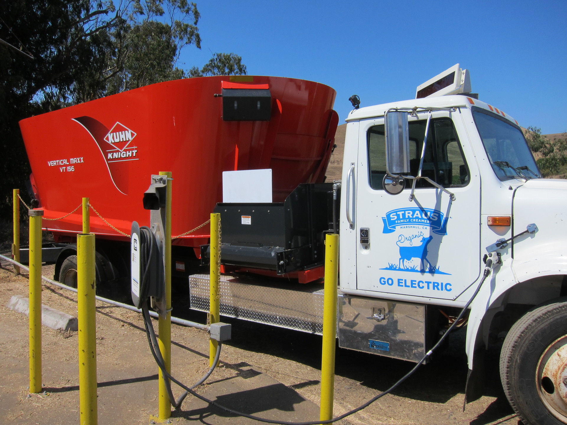 Poop-Powered Electric Feed Truck Debuts at Northern California Creamery