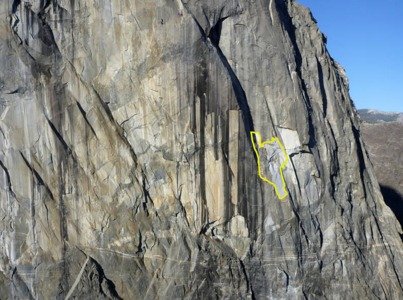 The East Buttress of El Capitan, with the estimated size of the largest rockfall drawn in. For size context, climbing equipment can be seen at the top of the image, near the tiny purple dot.