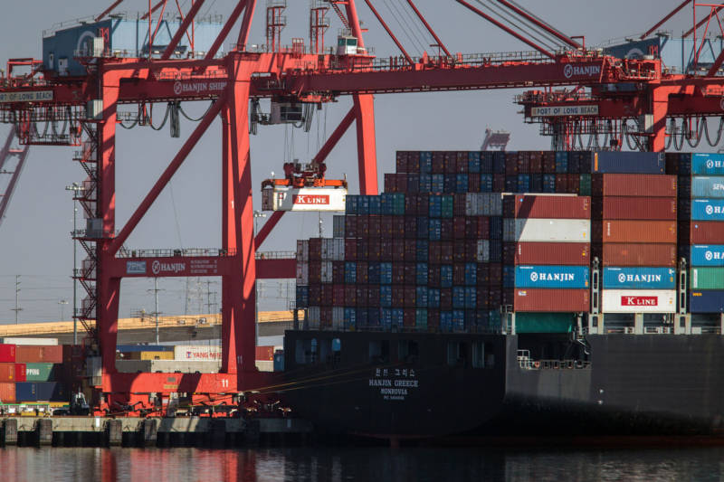 A crane lifts a container from the Hanjin Greece container ship at the Port of Long Beach in 2016.