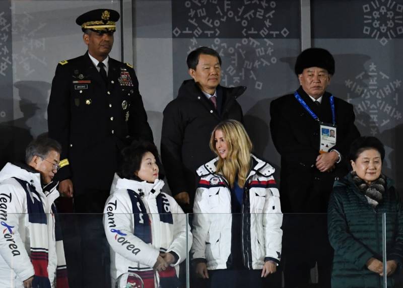 South Korea's President Moon Jae-in (left), his wife Kim Jung-sook (second left), Ivanka Trump (second right) and North Korean Gen. Kim Yong Chol (back right) attend the closing ceremony.