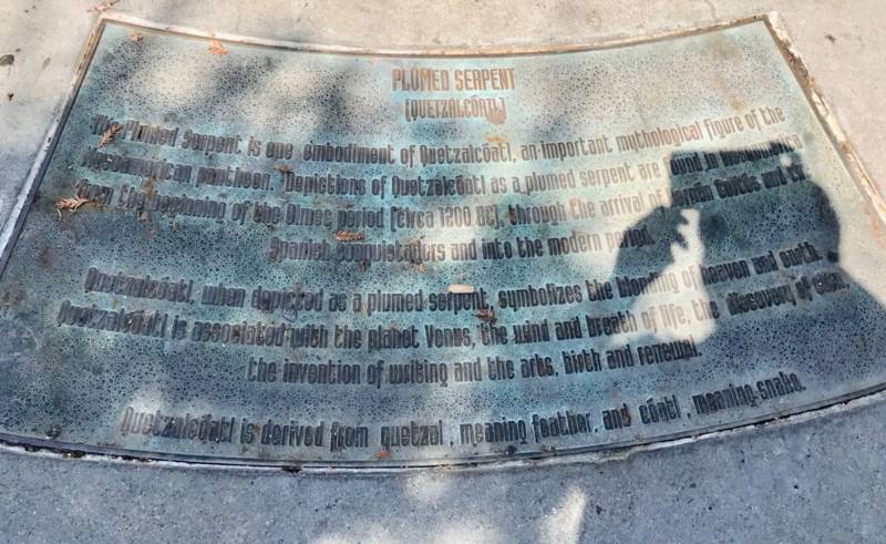The plaque at the base of the sculpture talks about the “plumed serpent,” but this is no plumed serpent. Confusing. Former Mercury News columnist Scott Herhold explains the plaque is referring to artist Robert Graham’s original concept. 